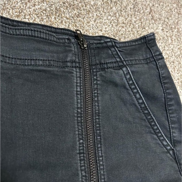 American Eagle Mini Skirt - Size 8 - Picture 2 of 6